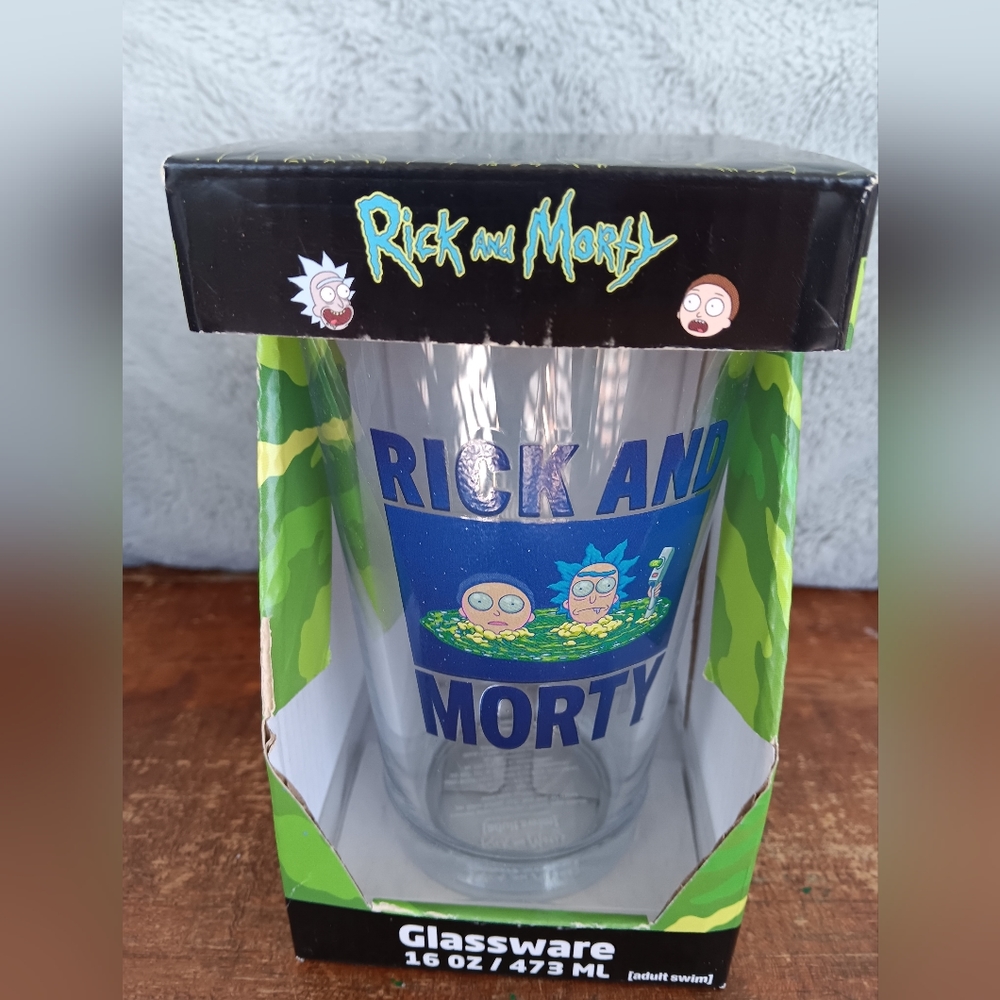 Rick and Morty  Boxed Pint Glass 16 Oz